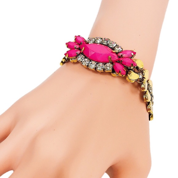 Fashion Bracelet in Gold With Pink Detail - Picture 3 of 3